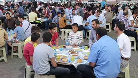 Konya AB Bilgi Merkezi, Suriyeli mültecileri iftarda buluşturdu