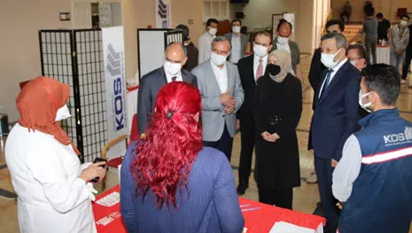 Milletvekili Usta ve Vali Özkan'dan Konya OSB Aşı Merkezi'ne ziyaret